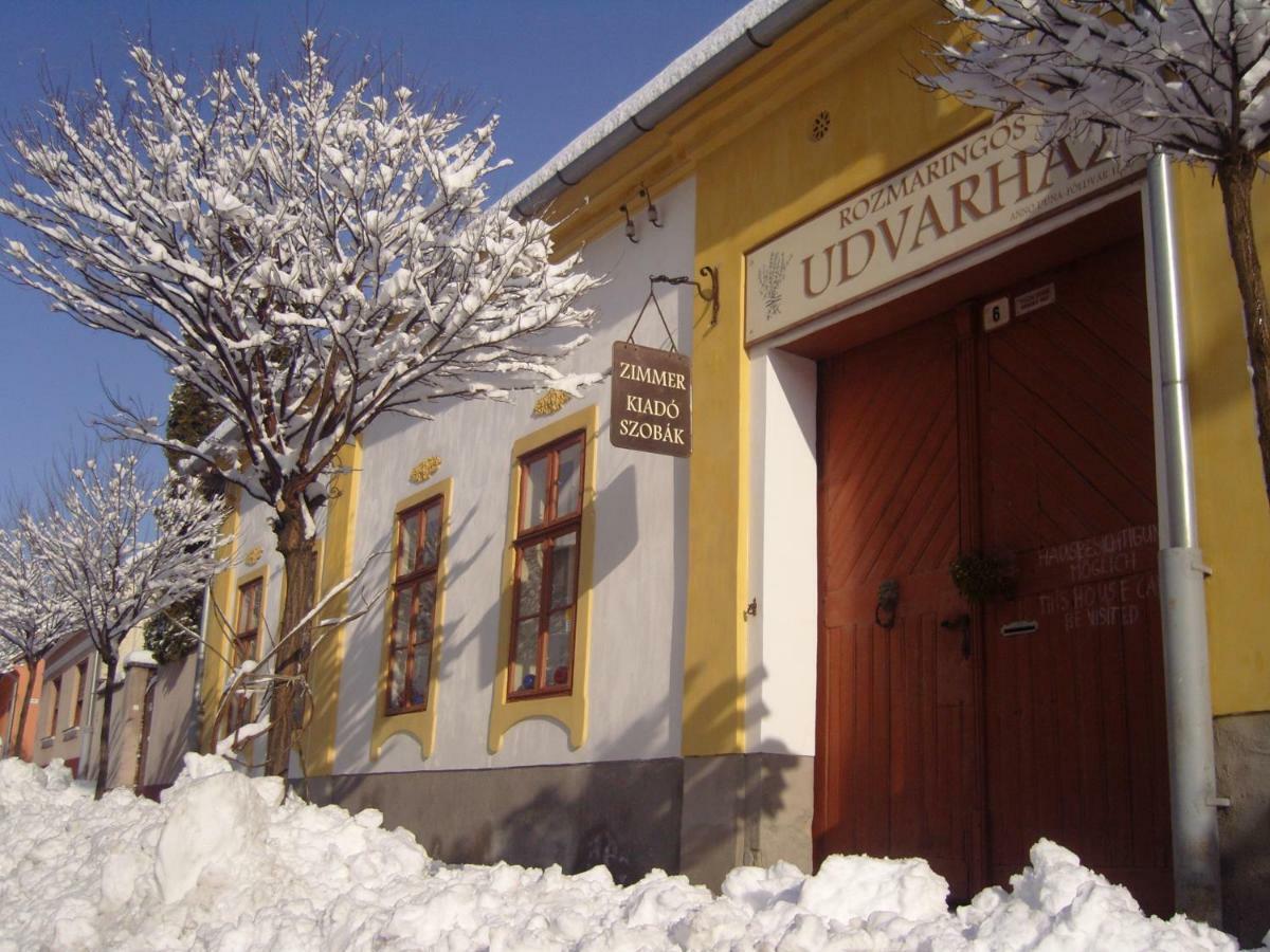 Rozmaringos Udvarhaz Dunafoldvar Exterior foto